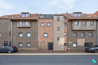 Dit exclusief, kwalitatief afgewerkt duplex appartement met aangenaam terras beschikt over een oppervlakte van 174,05 m² (volgens grondplan) en...