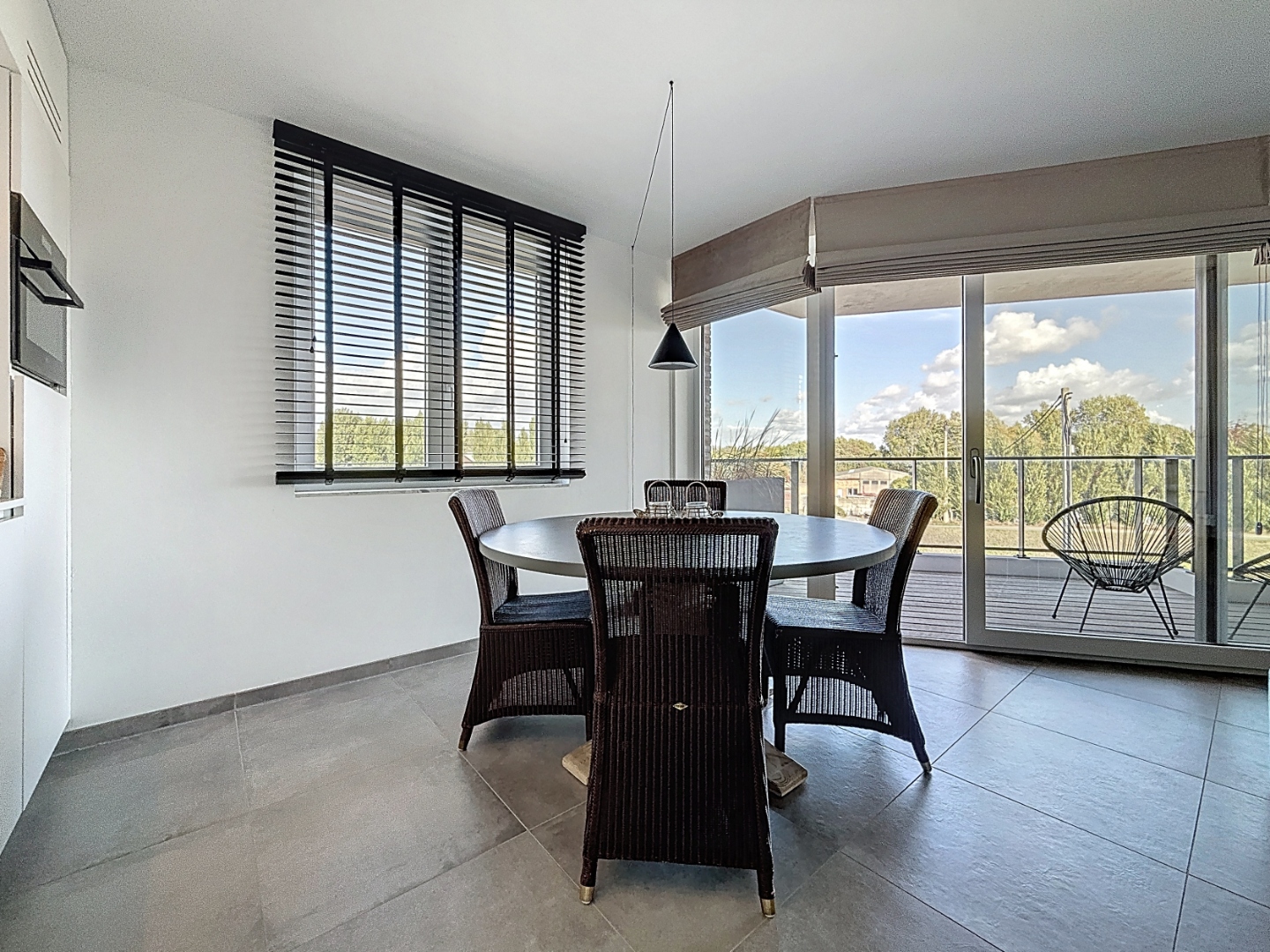 Rustig gelegen hoekappartement gelegen aan het water in Nieuwpoort-stad - photo 5