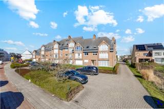 Welkom in Blaasveld!Dit ruime appartement, gelegen aan de rand van het centrum van Blaasveld, biedt een aangename combinatie van comfort en...