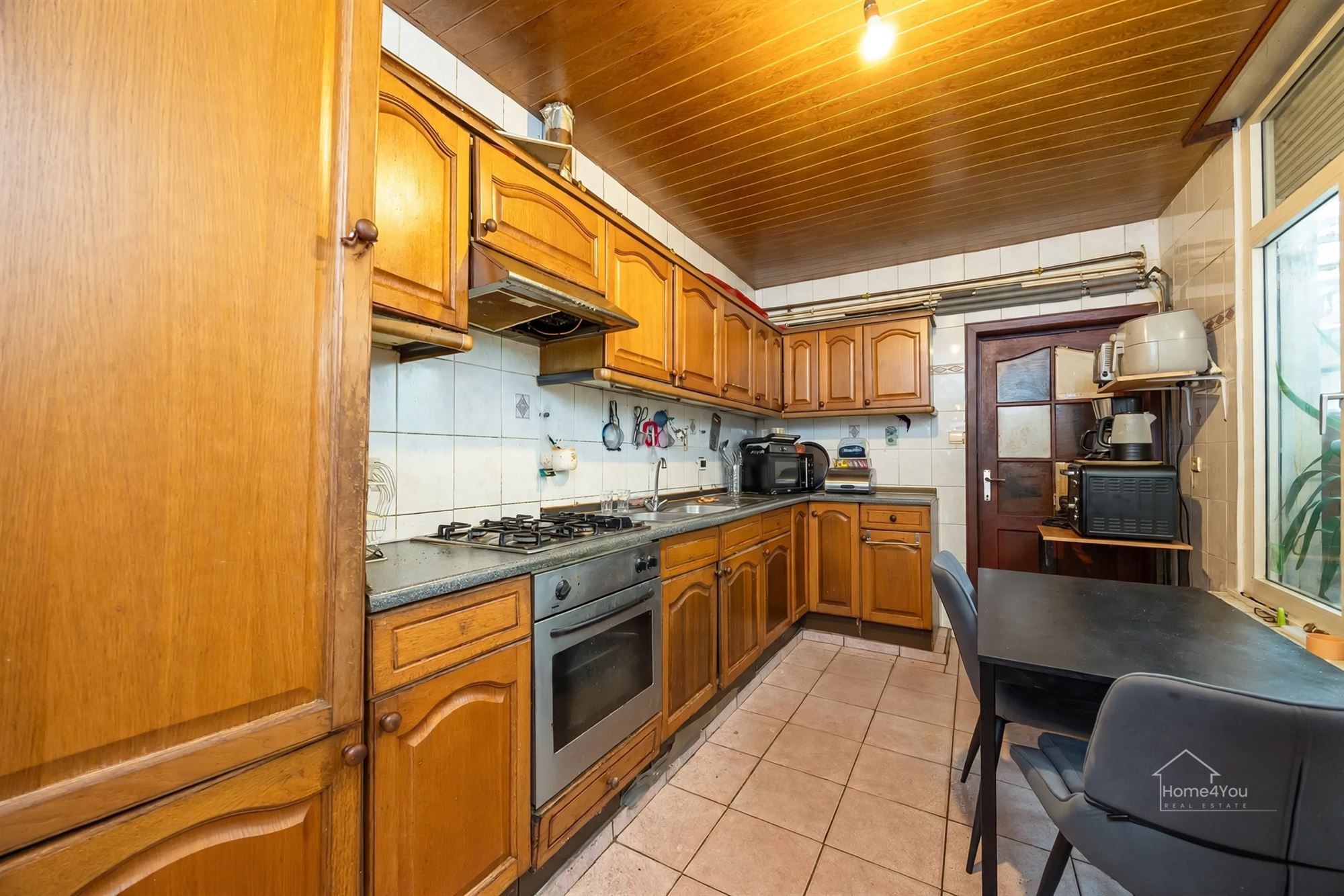 Ruime op te frissen woning met 4 slpk op bruisende locatie! - foto 4