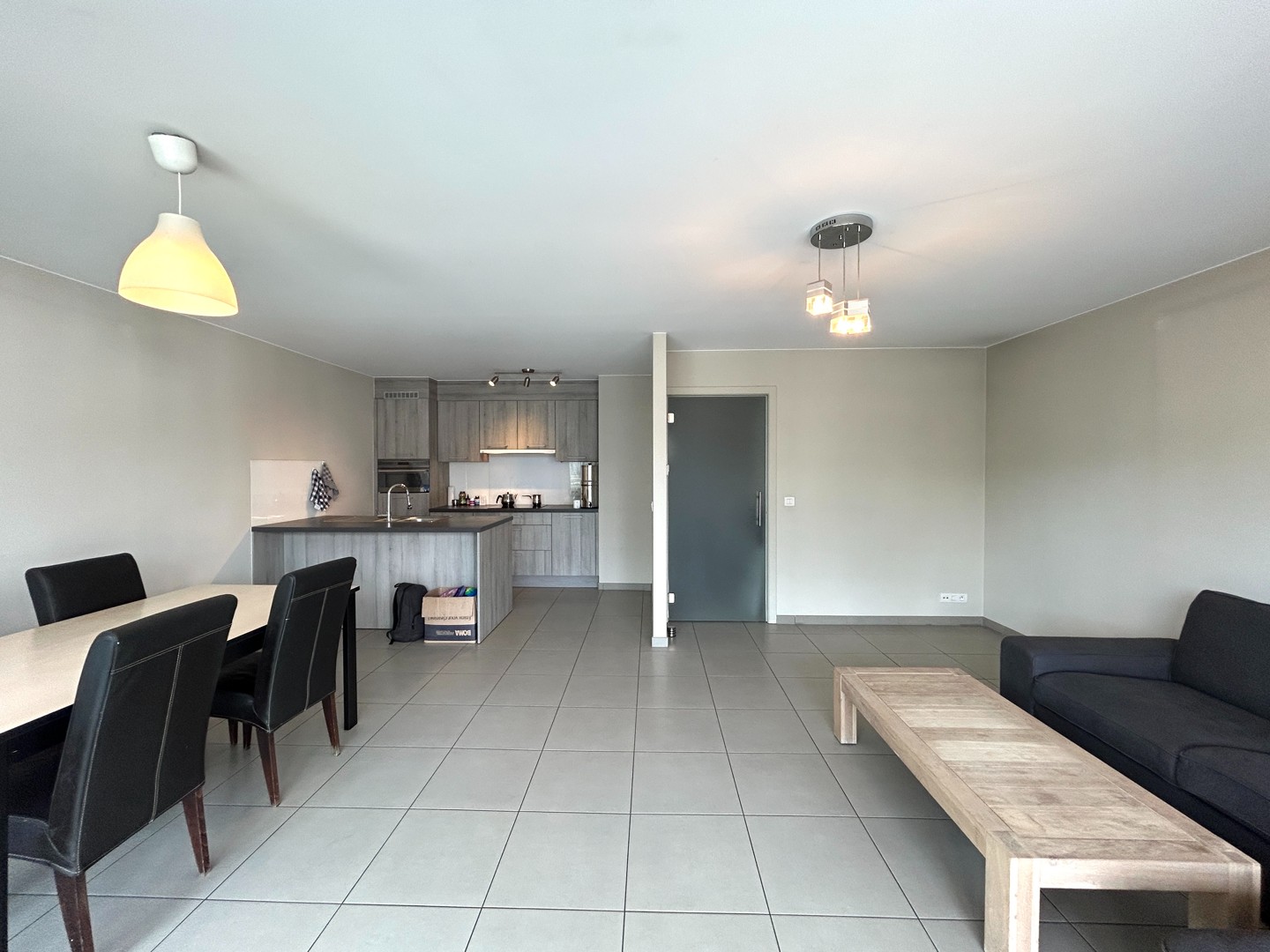 Instapklaar twee-slaapkamerappartement met 2 terrassen te centrum Roeselare! - foto 2