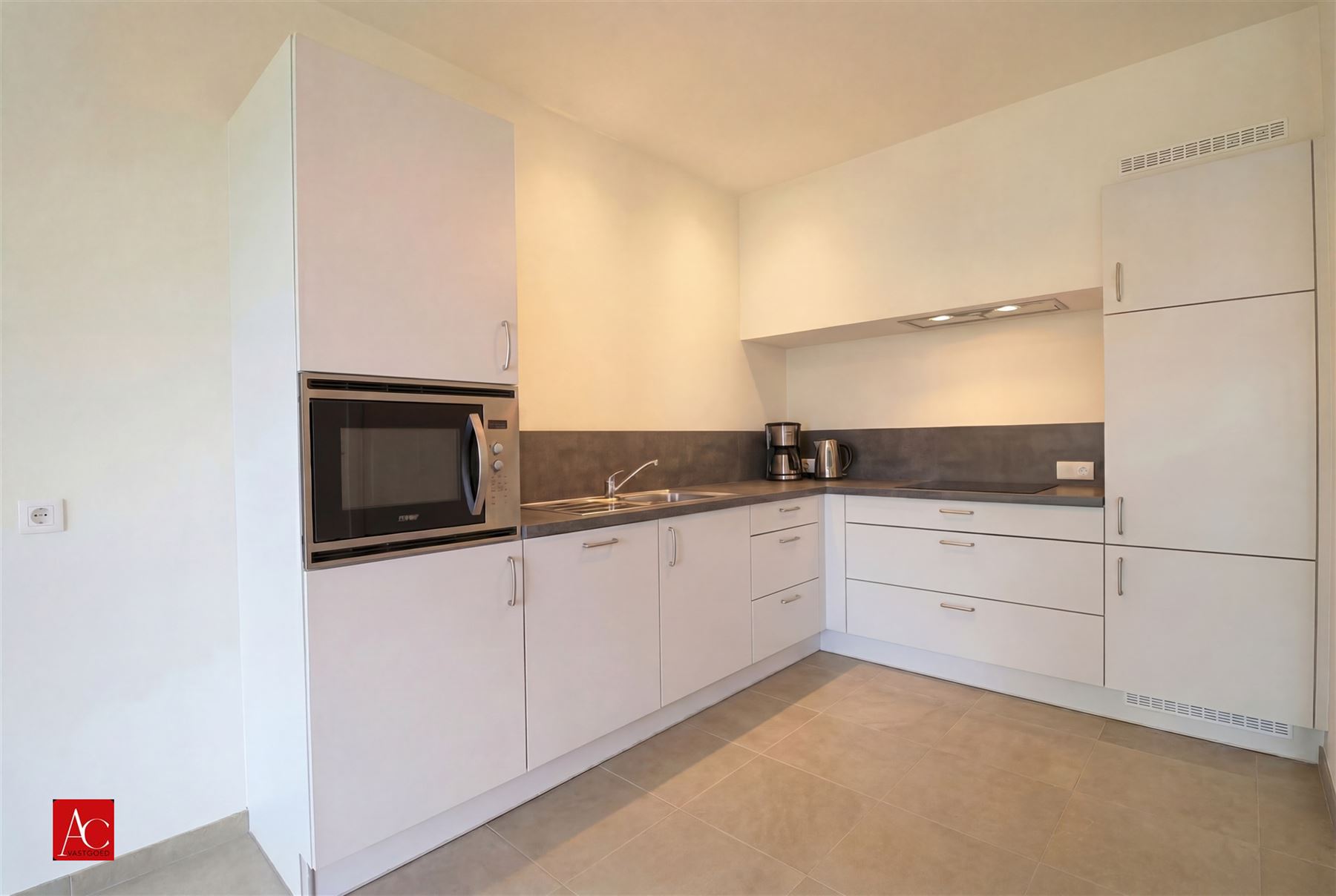Serviceflat in recent complex met garage - foto 4