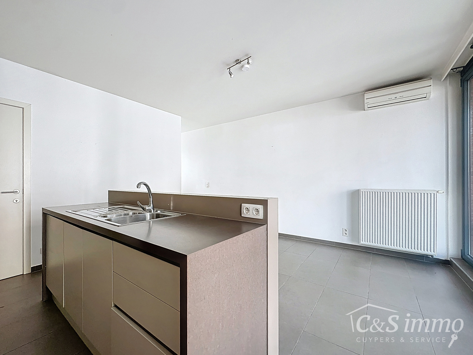 Apartment for rent in Antwerp with 2 bedrooms - photo 2