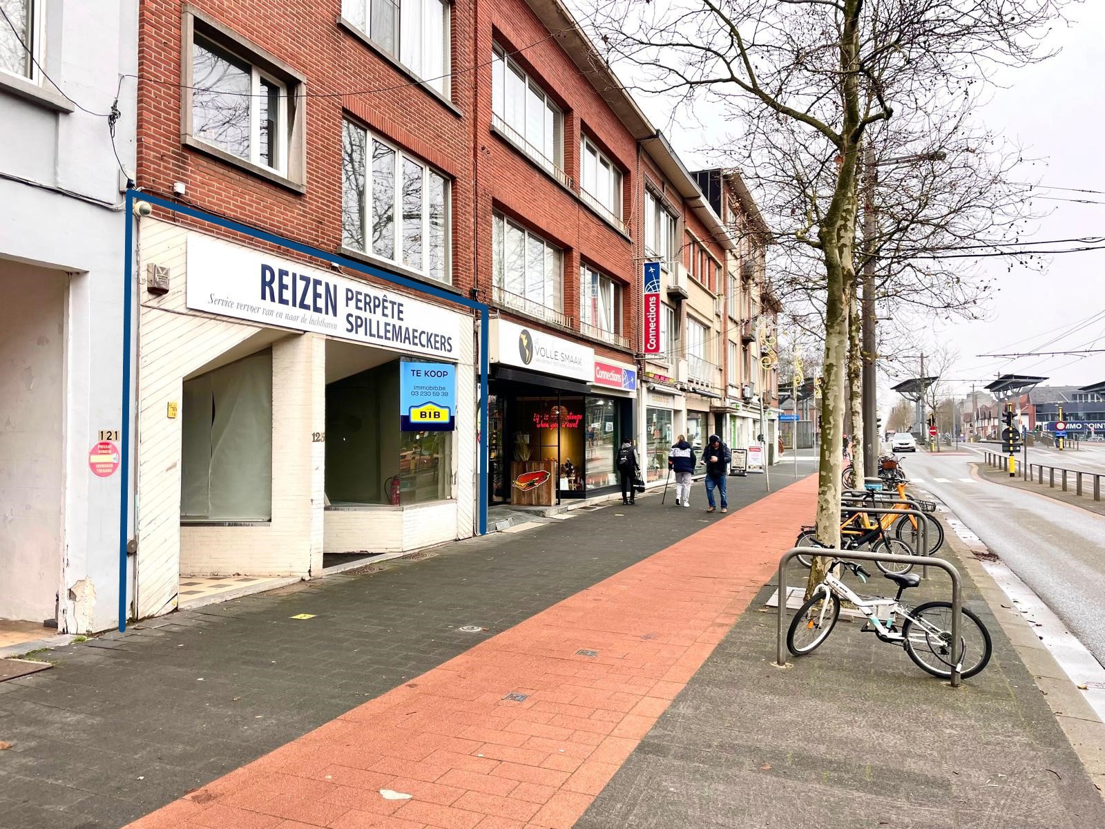 Centraal gelegen gelijkvloerse winkelruimte met tuin! - foto 3