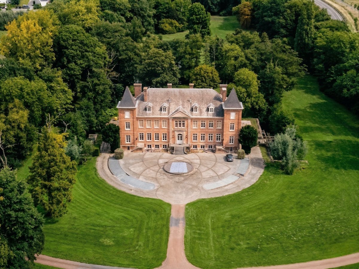 Unique historic castle on 9 hectares for sale in Geluveld - photo 2