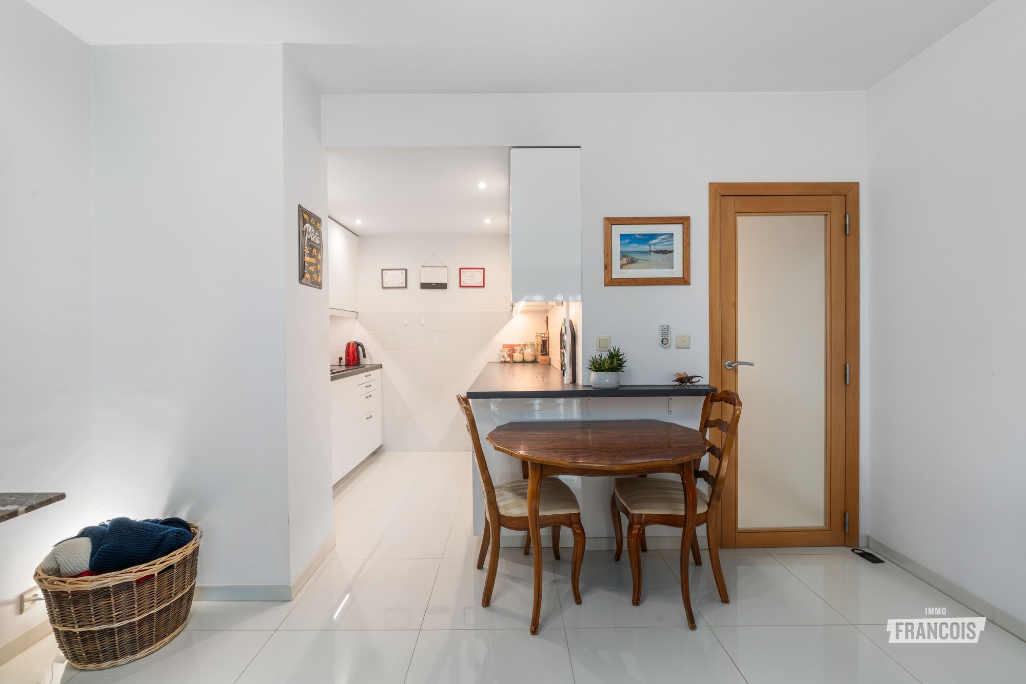 Prachtig en instapklaar 1-slaapkamerappartement met terras in de Europese wijk - foto 4