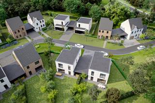 <strong>WONING LOT 12 IN WOONPROJECT PAULINA PARK TE LANKLAAR.</strong><br /><br /><strong>KENMERKEN WONING</strong><br /><span>- 3 Slaapkamers.</span><br /><span>- Oppervlakte woning: 195m².</span><br /><span>- Oppervlakte zolder: 83m².</span><br /><span><span>- Grondoppervlakte perceel: 4a57ca.<br /></span></span>
<p><strong>ALGEMEEN</strong><br />In het verlengde van de Dr. Lenstralaan in Lanklaar, Dilsen-Stokkem, in de richting van de Zuid-Willemsvaart, komt het uitzonderlijke woonproject <strong>Paulina Park</strong>. Dit project omvat <strong>karaktervolle open bebouwde woningen</strong> met tuin, smaakvol geïntegreerd in de groene omgeving aan het water.<br /><br /><strong>FASE 1, 2 &amp; 3 IN VERKOOP</strong><br />In deze <strong>eerste fase</strong> van het project bieden we <strong>8 woningen</strong> aan. Deze worden gebouw aan de voorzijde van de verkaveling en dit op de loten 7 tot en met 12 en op de loten 14 en 15. De <strong>tweede fase</strong> is gelegen achteraan de verkaveling en omvat de bouw van <strong>11 woningen</strong> op de loten 20 tot en met 30. De derde fase omvat de bouw van 6 woningen.<br /><br /><strong>HARMONIEUS WONEN</strong><br />Elke woning is voorzien van duurzame materialen die harmonieus aansluiten bij de omgeving. Bovendien is iedere woning uitgerust met <strong>vloerverwarming, warmtepomp, zonnepanelen en ventilatiesysteem D</strong>, zodat u gewapend bent voor een zorgeloze en energiezuinige toekomst!<br /><br /><strong>AFWERKING &amp; MATERIALEN</strong><br />Voor de <strong>afwerking worden ruime budgetten </strong>voorzien. Alle wooneenheden worden standaard <strong>hoogwaardig afgewerkt </strong>met <strong>duurzame en moderne materialen en technieken</strong>. We denken graag met u mee om de woning helemaal naar uw smaak en persoonlijkheid af te werken. Op basis van onze ervaring slagen we er steeds opnieuw in om een <strong>unieke en exclusieve uitstraling</strong> te geven naargelang uw wensen.<br /><br /><strong>LIGGING</strong><br />Omringd door weelderig groen, biedt deze locatie aan het Nationaal Park Hoge Kempen een idyllische leefomgeving. Ingesloten tussen de bosrand en het water van de Zuid-Willemsvaart creëert Paulina Park de perfecte balans tussen groen, water en comfort, met alles wat u nodig hebt binnen handbereik.<br /><br />Op slechts 5 minuten afstand bevinden we ons in het stadscentrum van Dilsen-Stokkem en met de oprit van de E314 op slechts 10 minuten afstand, geniet u van een vlotte verbinding met nabijgelegen steden (Genk, Maasmechelen, Hasselt,...).<br /><br /><strong>KOSTENRAMING</strong><br />U kan onderaan de advertentie een kostenraming van deze woning downloaden. Vragen? Neem zeker even contact met ons op.<br /><br />Bekijkt u deze advertentie via een aanverwante vastgoedsite, surf dan zeker naar onze website <strong>www.N78vastgoed.be </strong>voor een uitgebreide beschrijving en foto's. Meer informatie: <strong>+32 (0)89 86 18 88 </strong>of<strong> info@N78vastgoed.be</strong>.</p>