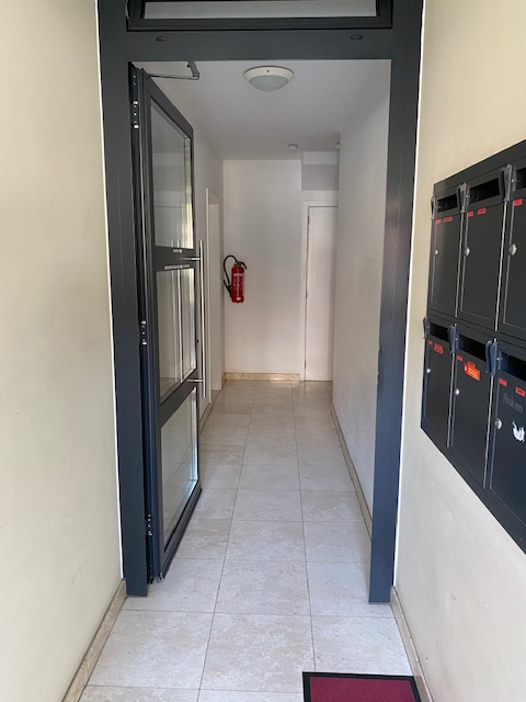 TOP INVESTERING!! PRACHTIG RUIM APPARTEMENT MET 2 SLPK EN TERRAS!!! - photo 3