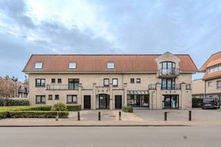 Garage box à vendre situé le long de la Kapelstraat à Bredene, au -1 étage, garage box 15. Le box est équipé d'un éclairage et est actuellement loué...