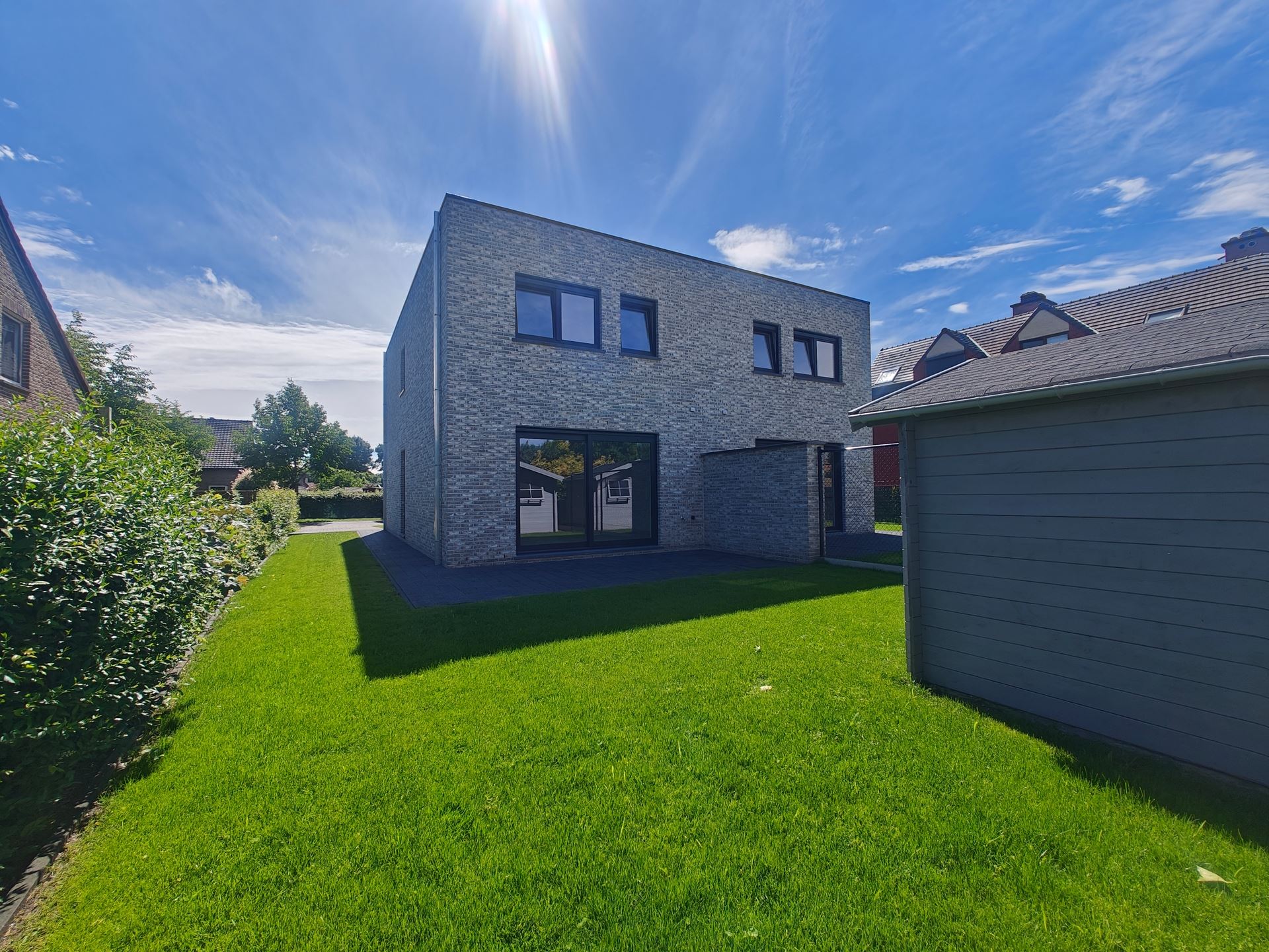 Instapklare nieuwbouwwoning met 3 slaapkamers in een rustige, kindvriendelijke buurt van Maasmechelen. - foto 4