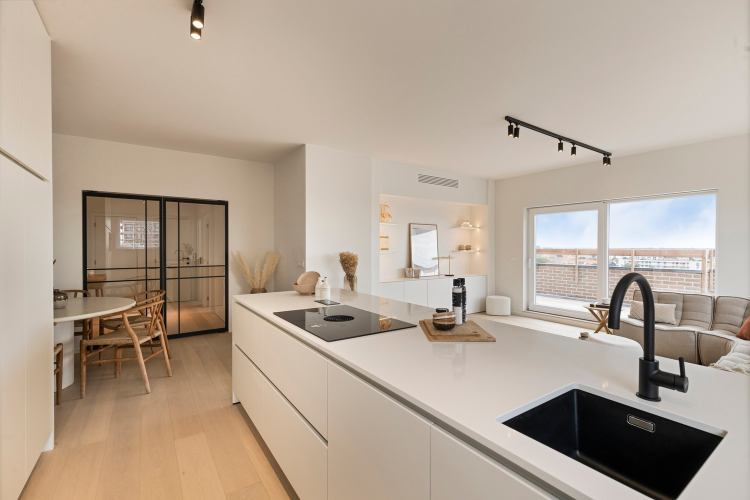 HIGH-END GERENOVEERD APP. MET 2 SLPKS, ZEEZICHT EN ZONNETERRAS RONDOM! - foto 4