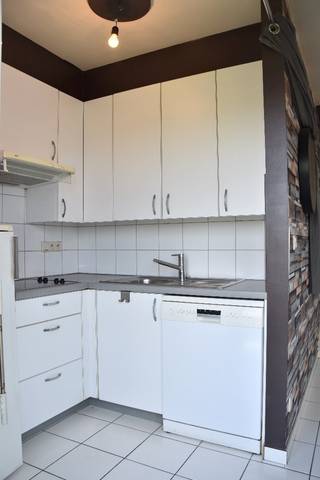 Ruim appartement gelegen op de 3de en 4de verdieping van Residentie Caroline.'t Hartje van Gullegem met als pluspunt alle facileiten (supermarkt,...