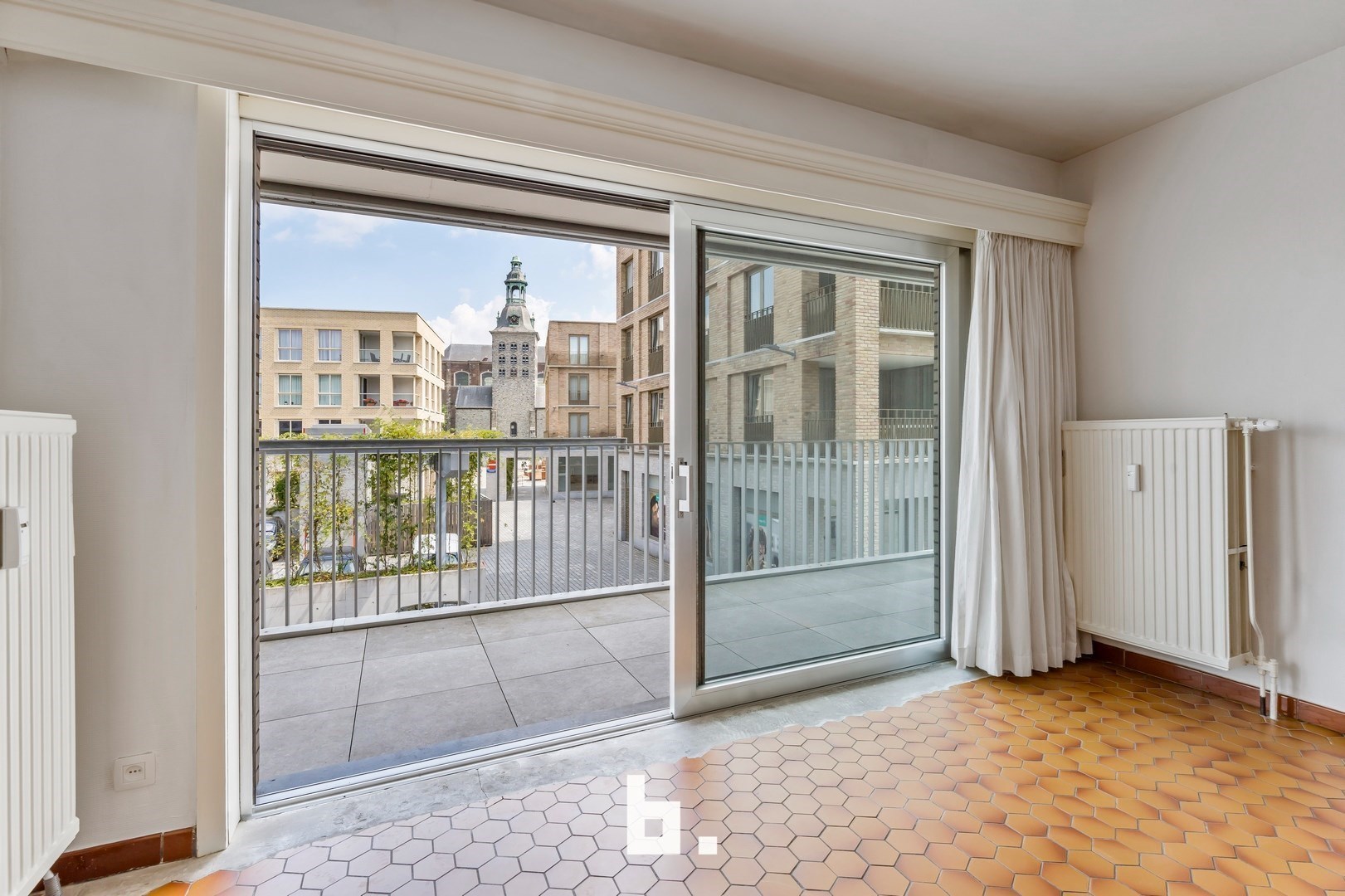 Ruim hoekappartement met bijzonder groot terras (42,5m²) en garage - foto 4