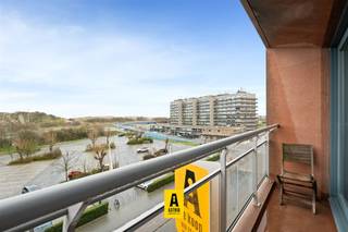 Ontdek deze instapklare en verrassend ruime studio met aparte slaaphoek, gelegen op de vierde verdieping van een kleinschalige en perfect...