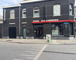 Uniek en ruim triplex appartement met 4 slaapkamers in hartje TurnhoutBent u op zoek naar ruimte, licht en een centrale ligging? Dan is dit...