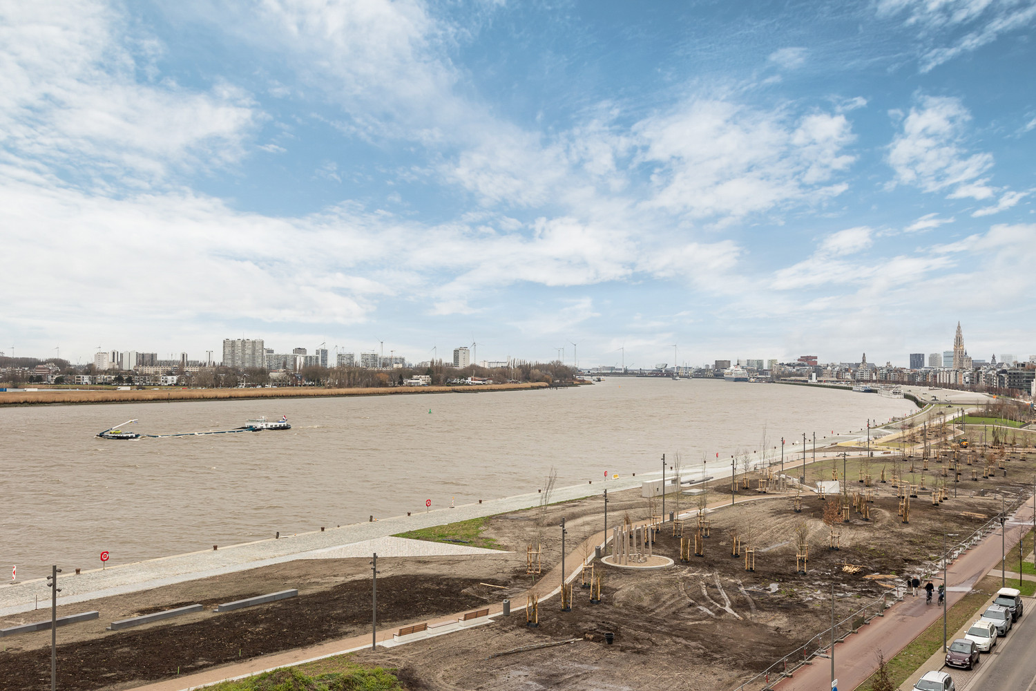 Luxe-appartement met frontaal Scheldezicht met heerlijk terras (30m²) op Nieuw Zuid incl ondergrondse parking en kelderberging - foto 5