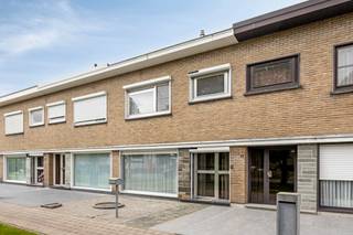 Deze gezellige gezinswoning is gelegen in het hartje van Willebroek, waardoor winkels, scholen en horecazaken op wandelafstand zijn. Uiteraard is...