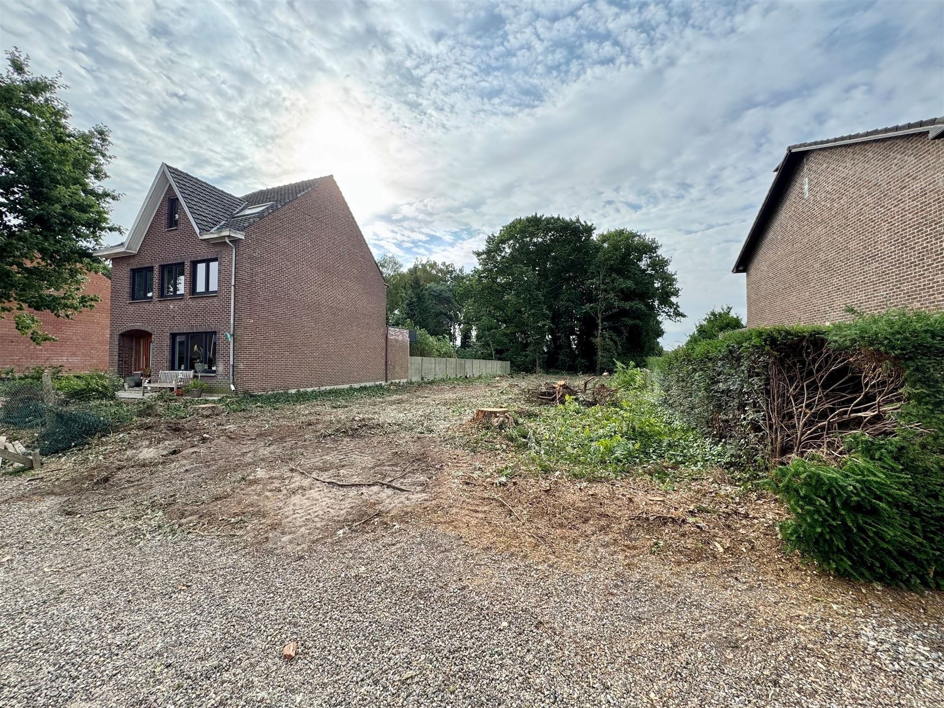 Royale bouwgrond voor halfopen bebouwing van maar liefst 17a28ca! - foto 1