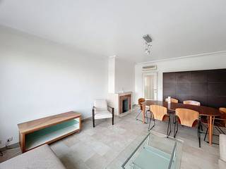 Gelegen in de directe nabijheid van het Zuidstation en alle voorzieningen (Thalys, metro, winkels), zal dit prachtige gemeubelde appartement van ±...