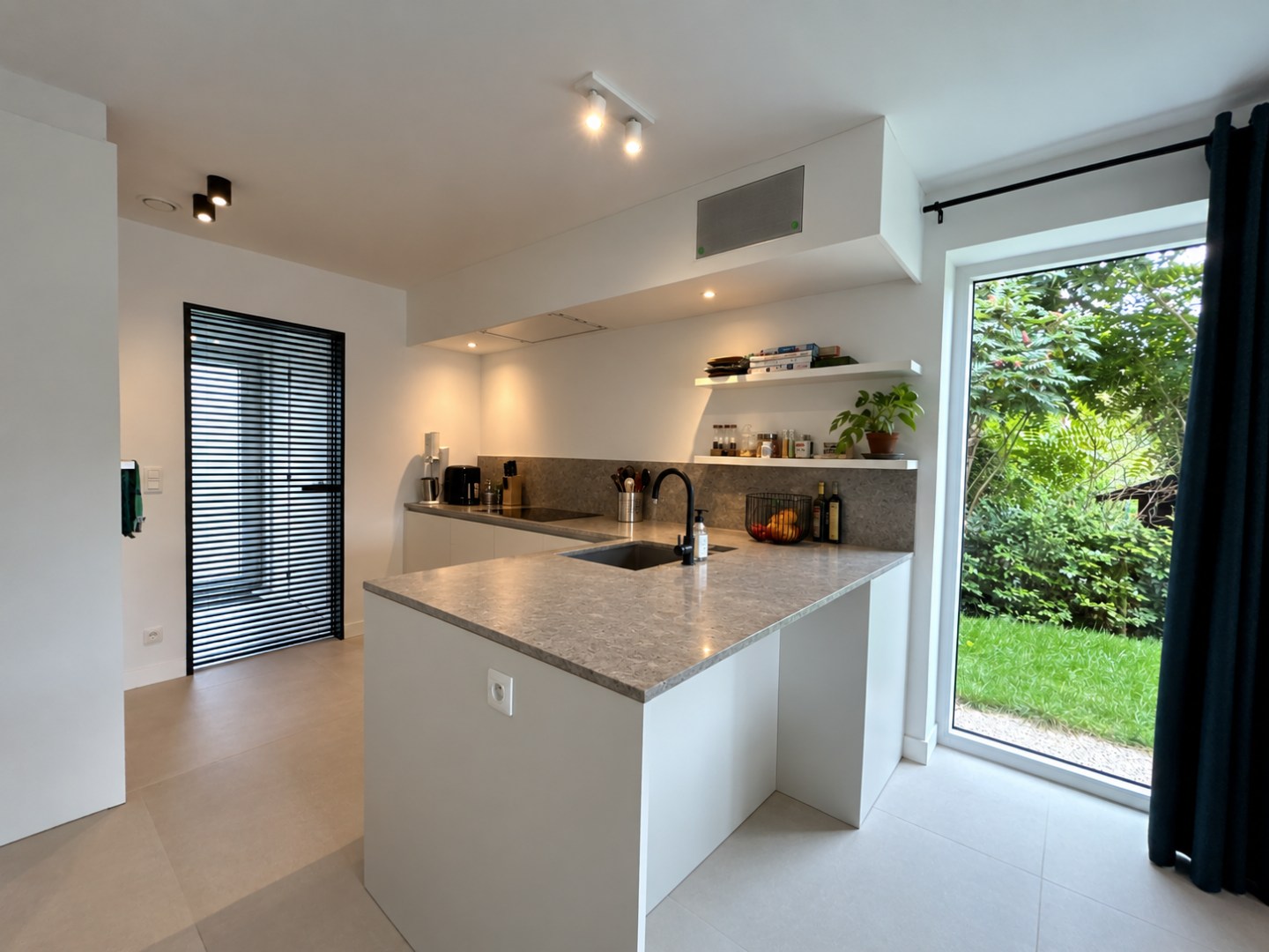 Eigentijds wonen, rustig gelegen. - foto 4