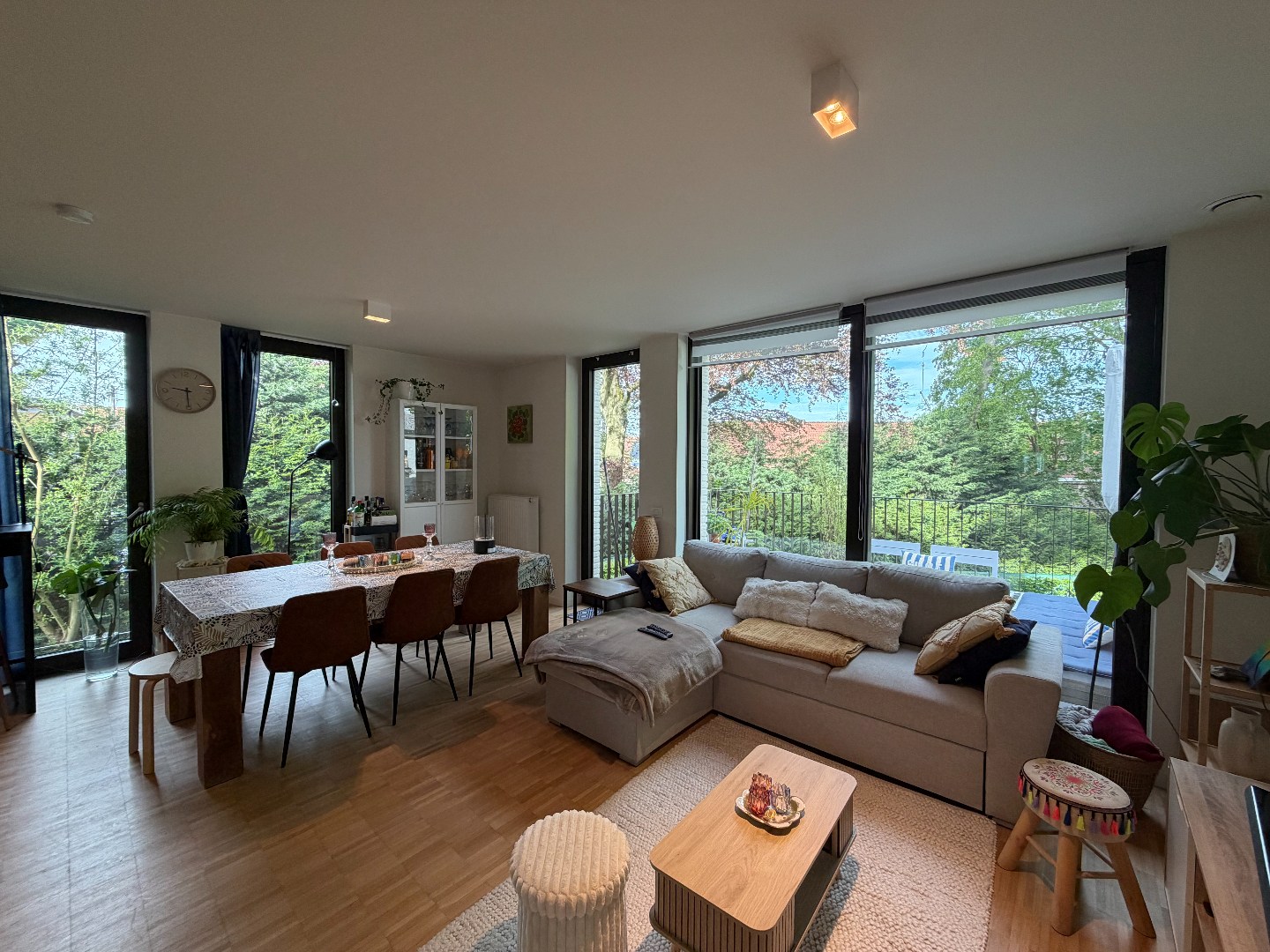 Appartement met 2 slaapkamers, terras en ondergrondse staanplaats - foto 2