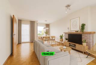 Op de Rumbeeksesteenweg vinden we dit aangename appartement, op wandel- en fietsafstand van scholen, winkels, het Sterrebos en het centrum...