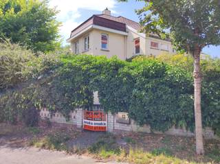 <p><strong>Charmante villa de 1929 à Saint-Idesbald (Coxyde)</strong></p>
<p>Cette villa pleine de caractère, située dans une rue calme du charmant Saint-Idesbald, offre un mélange d’authenticité et de potentiel. Construite en 1929, elle conserve des détails d’époque tout en offrant des possibilités de personnalisation.</p>
<p></p>