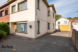 Ontdek deze te renoveren woning met bijhorend magazijn, gelegen in het dorpscentrum van Watervliet, ideaal voor wie houdt van een renovatieproject...