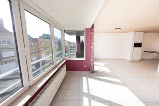 Dit zonnig duplex appartement is gelegen in de recente residentie genaamd ‘Amalia’.Bouwjaar: 2004Het gebouw is gelegen in een rustige straat waar...