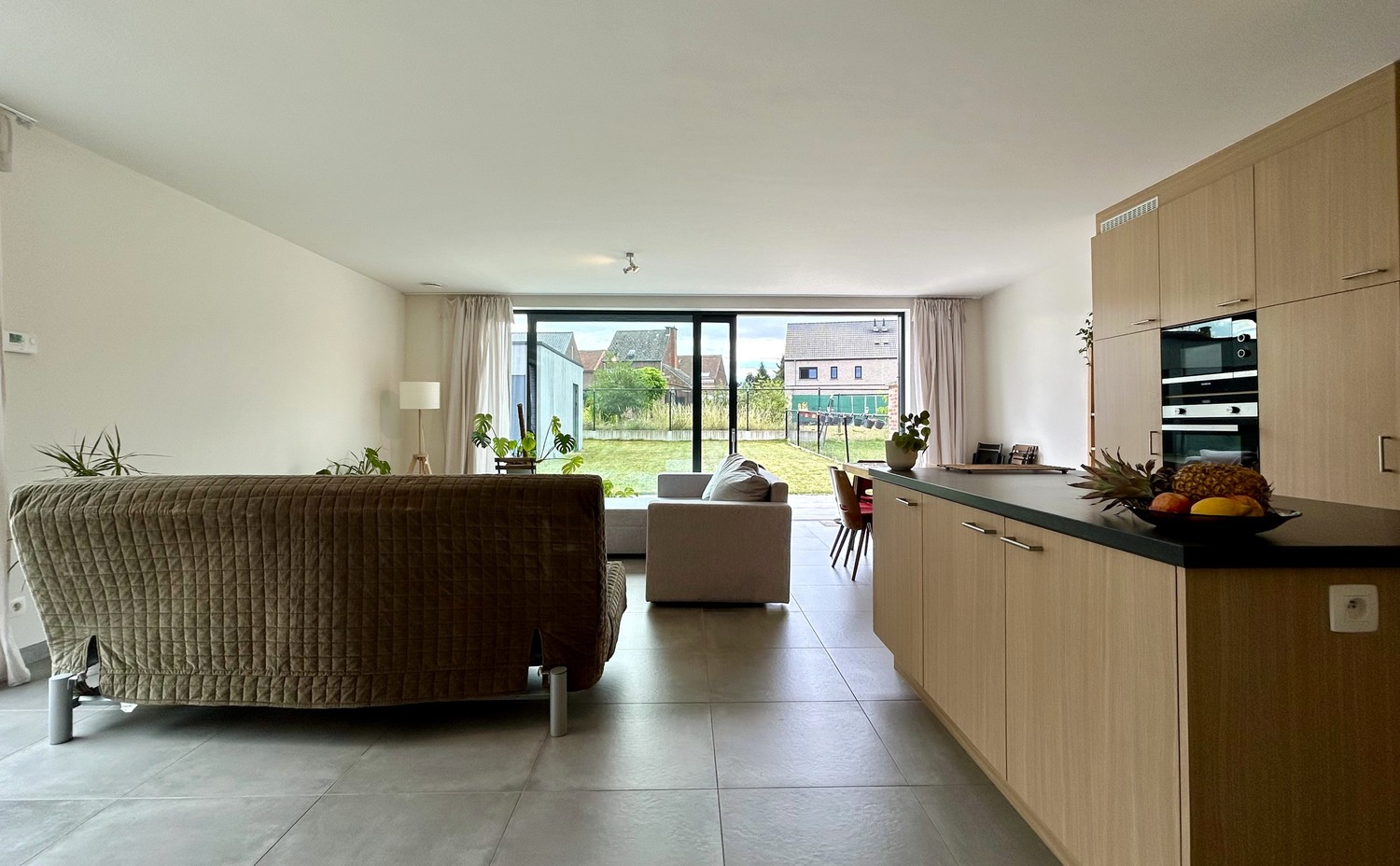 Recente, energiezuinige woning met tuin en garage op een gunstige ligging - foto 5