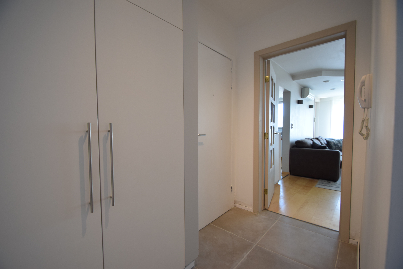 Appartement met 2 slpk, gelegen in centrum Roeselare - foto 2