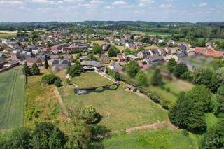 Set in idyllic countryside in Bierbeek, on a generous south-facing plot, lies this exceptional villa where exclusivity, comfort and...