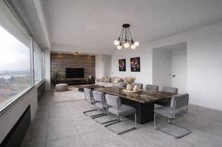 Furnished flat on the 9th floor of the Riverside Tower residence with lovely views and fantastic natural light. The kitchen is separate from...