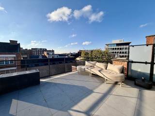 Cet appartement prêt à emménager à louer à Hasselt est situé dans la rue animée de Kapelstraat, au cœur de la ville. Grâce à son emplacement...