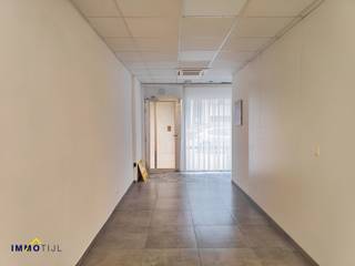 Handelsruimte te huur van 85m² in het dorpscentrum.De handelsruimte is onmiddelijk beschikbaar en kan u terugvinden in het dorpscentrum van Herdersem...