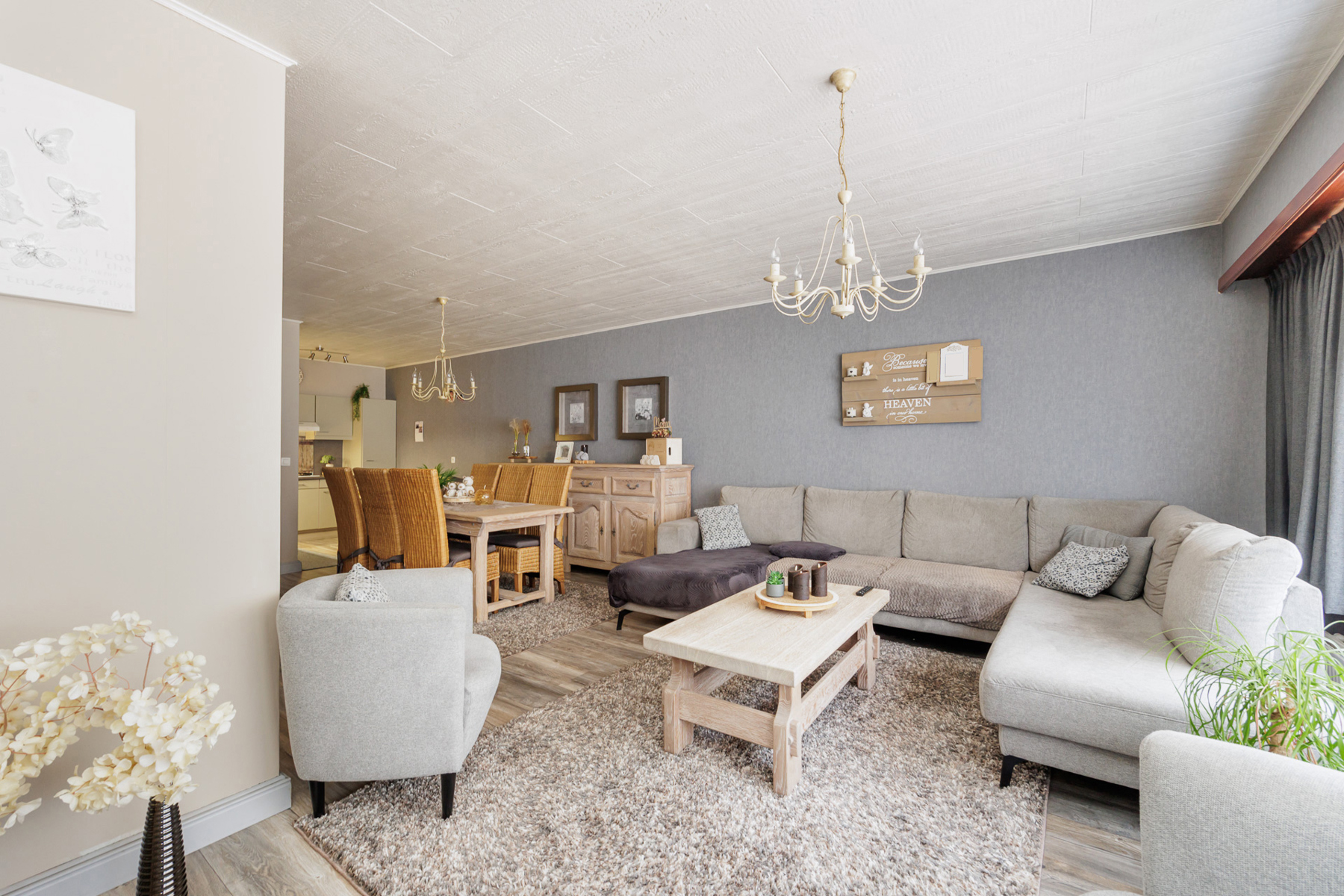 Lichtrijk gelijkvloers appartement met tuin en garage - foto 4