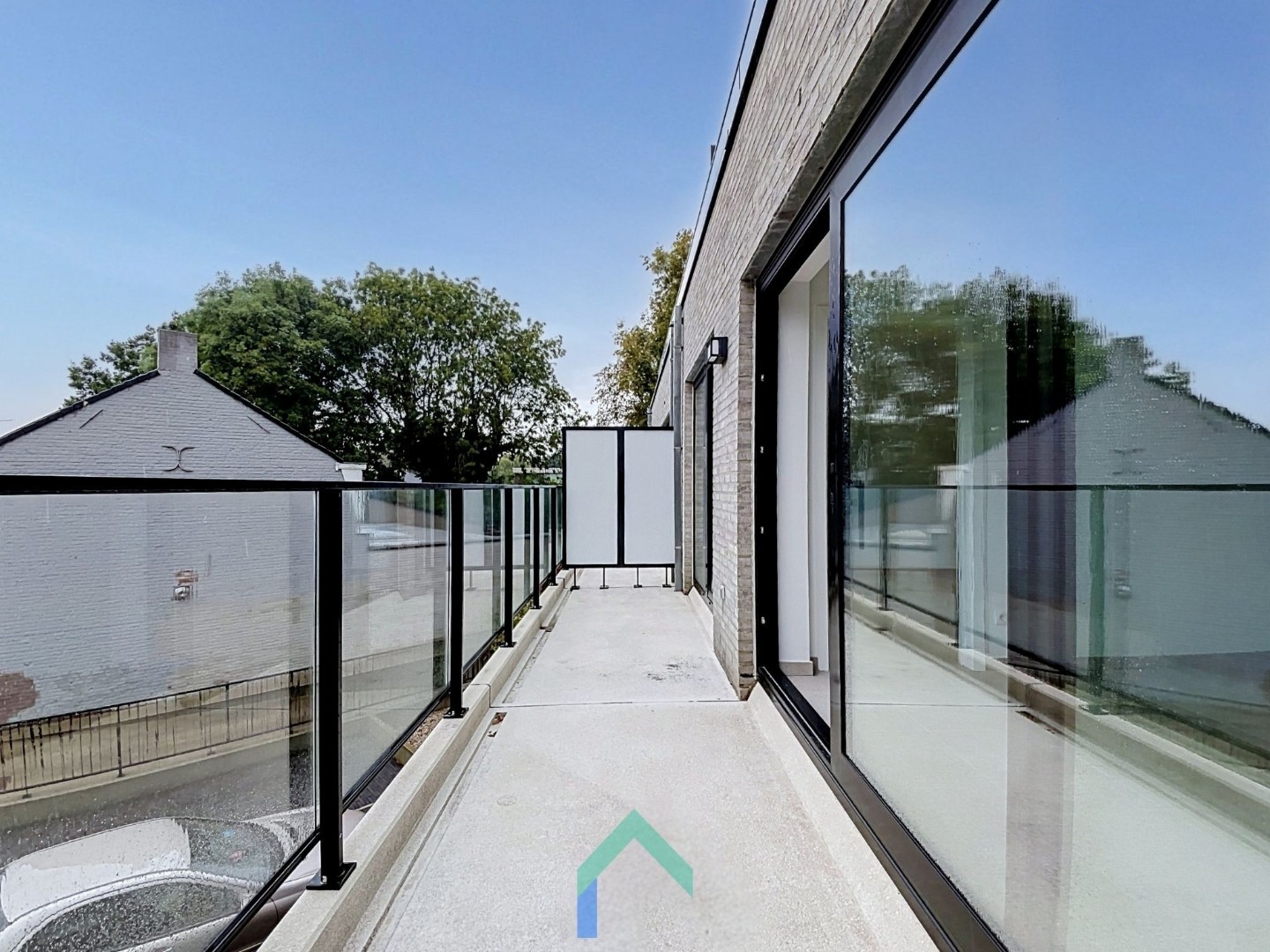 Ruim appartement met 3 slaapkamers en zonnig terras - foto 4