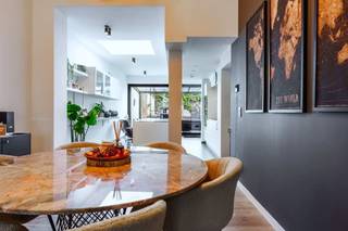 maison rénovée de qualité à vendre dans le centre d'Ypres. Cette belle maison dispose de 3 chambres, d'une spacieuse terrasse couverte et d'un...