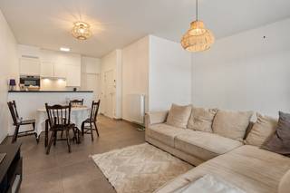 The sunny, maintenance-friendly garden is an absolute asset and provides a unique living experience in the center.The property is offered through the Pre-sale formula. On 09/05/2026 between 10:00 and 12:00, you can come visit the property by appointment and make an offer. The listed price is a starting price. For further information, please contact the property agent.Register of measures: no