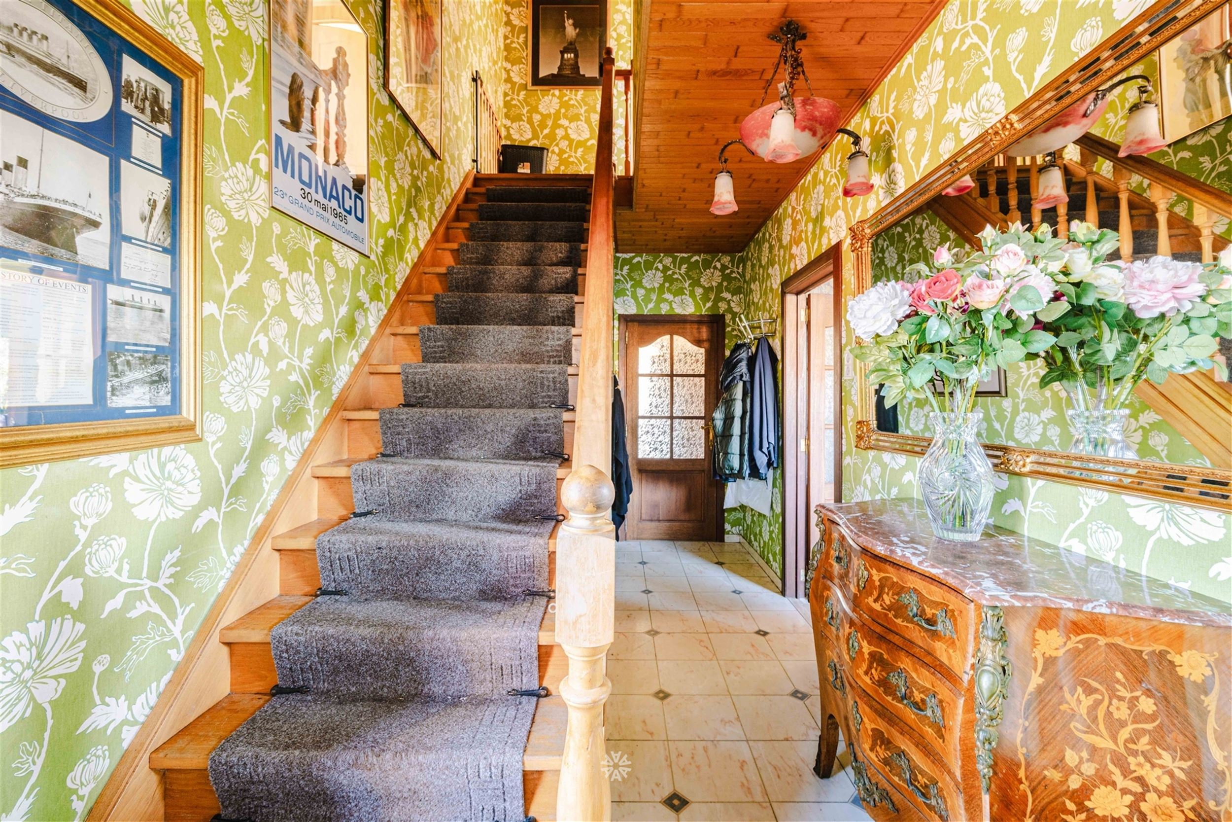 Te renoveren gezinswoning op rustige ligging  - foto 3