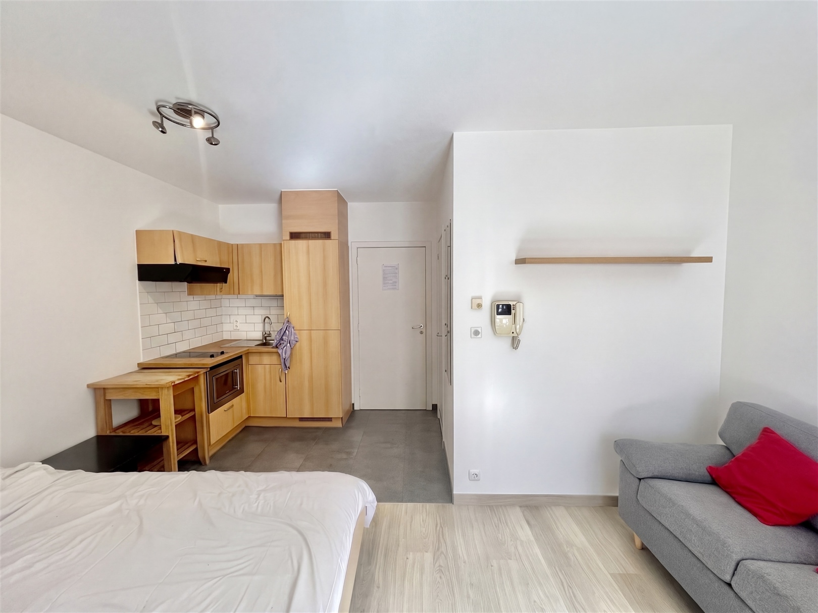 Gemeubelde gerenoveerde studio naast Berlaymont! - foto 1