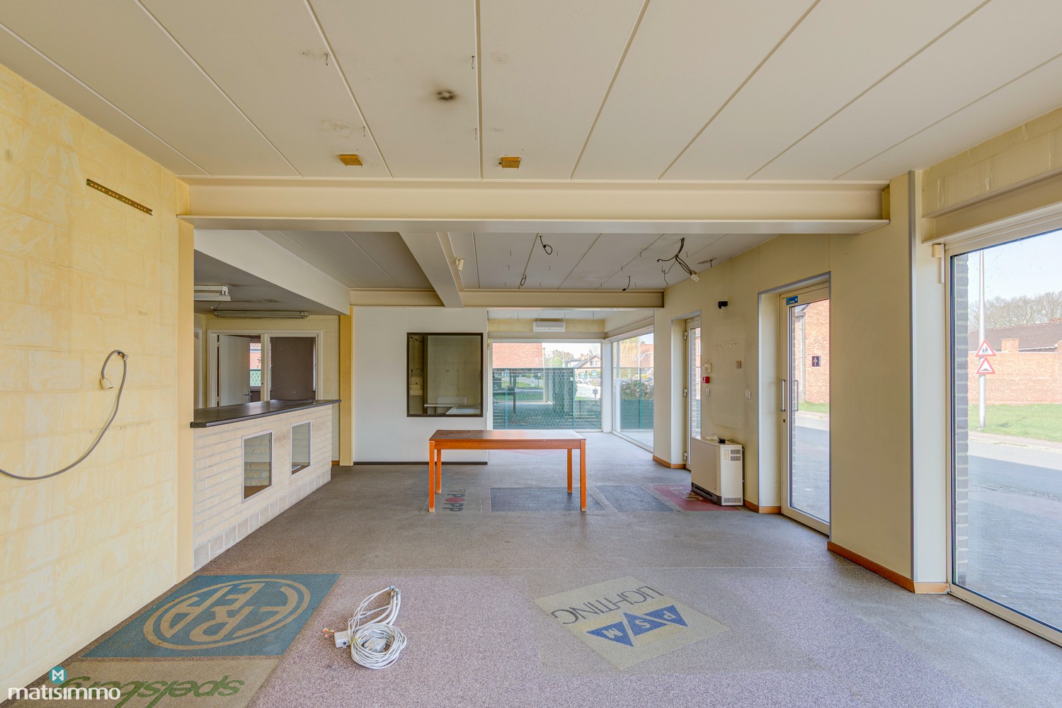 RUIM HANDELSPAND (SHOWROOM/BUREAU EN ZEER GROOT MAGAZIJN) MET VEEL MOGELIJKHEDEN TE BILZEN - foto 5