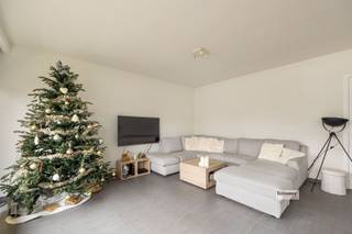 Zeker vermelden deurbel cameraAchteraan vliegenraam plus aan de schuifdeur...