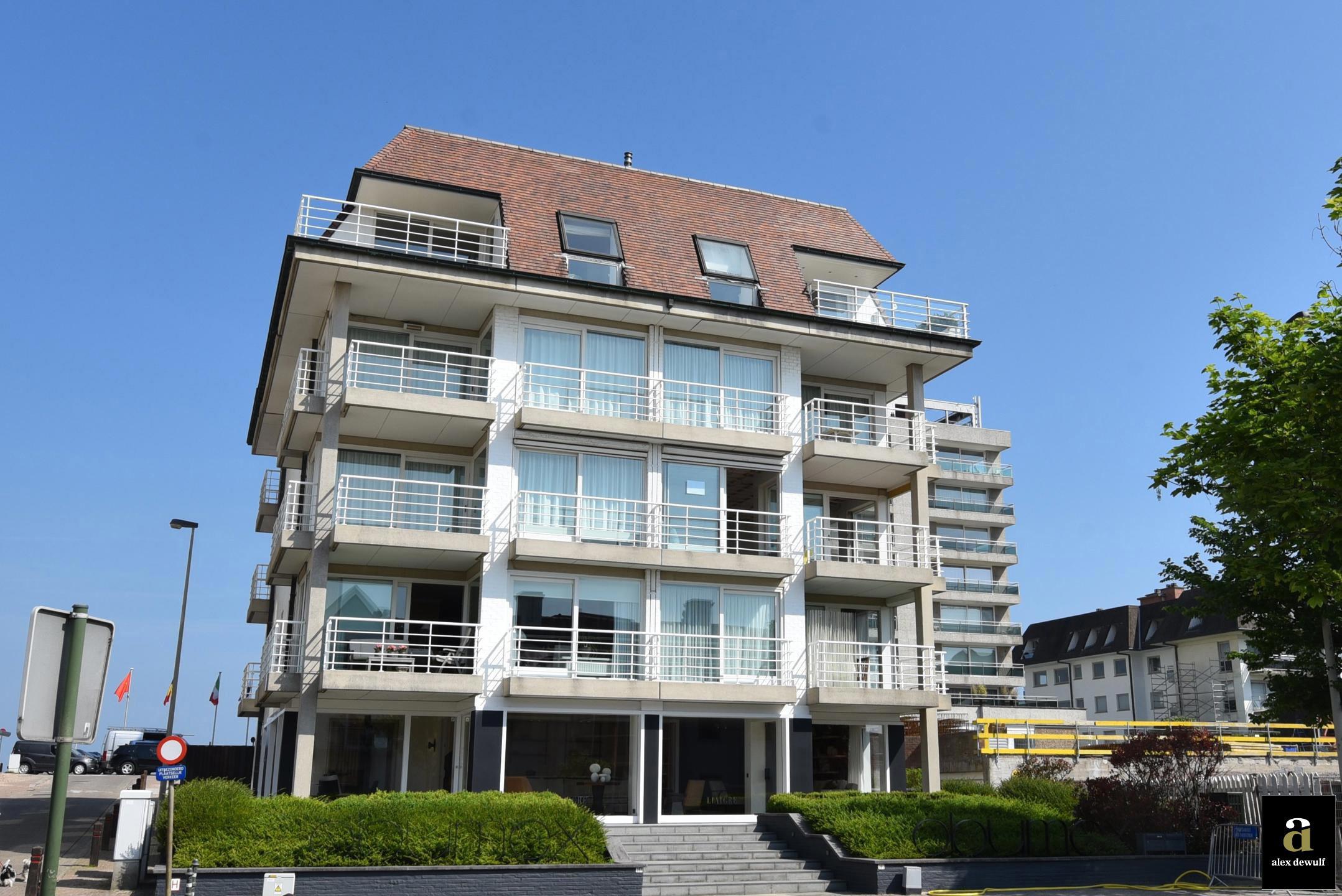 Garage for sale in Knokke-Heist - photo 1