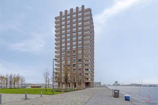 <p>Parking souterrain à vendre - Kattendijkdok-Westkaai 91, Anvers</p><p>Vous cherchez un endroit sûr pour garer votre voiture ou un investissement intéressant ?</p><p>Parking souterrain situé au niveau -2 dans une résidence à Kattendijkdok-Westkaai 91, Anvers. Le parking offre un accès facile et est idéal pour les résidents d'Eilandje ou des environs à la recherche d'un espace de stationnement sûr et couvert.</p><p>Caractéristiques:<br />Localisation : Kattendijkdok-Westkaai 91, Anvers<br />Niveau : -2<br />Type : parking souterrain<br />Prix demandé : €30.000</p><p>Contact<br />Plus d'informations ou une visite ? Contactez Bart au +32 470 80 51 08 ou bart@heritagevastgoed.be</p>
