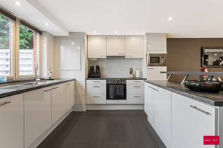 Op zoek naar een comfortabele en instapklare gezinswoning? Deze prachtige woning in Meerle combineert ruimte, modern wooncomfort en...