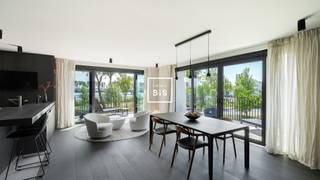 Ontdek dit zeldzaam aanbod in de prestigieuze Residentie Lakefront te Duinenwater: een uitzonderlijk royaal en luxueus afgewerkt appartement van...