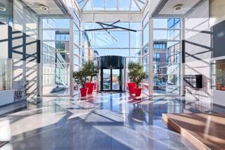 Te huur: verschillende kantoorunits gelegen Pontbeekstraat 2-4, 1702 Groot-Bijgaarden. Functionele ruimtes met archieven beschikbaar.Vlotte...