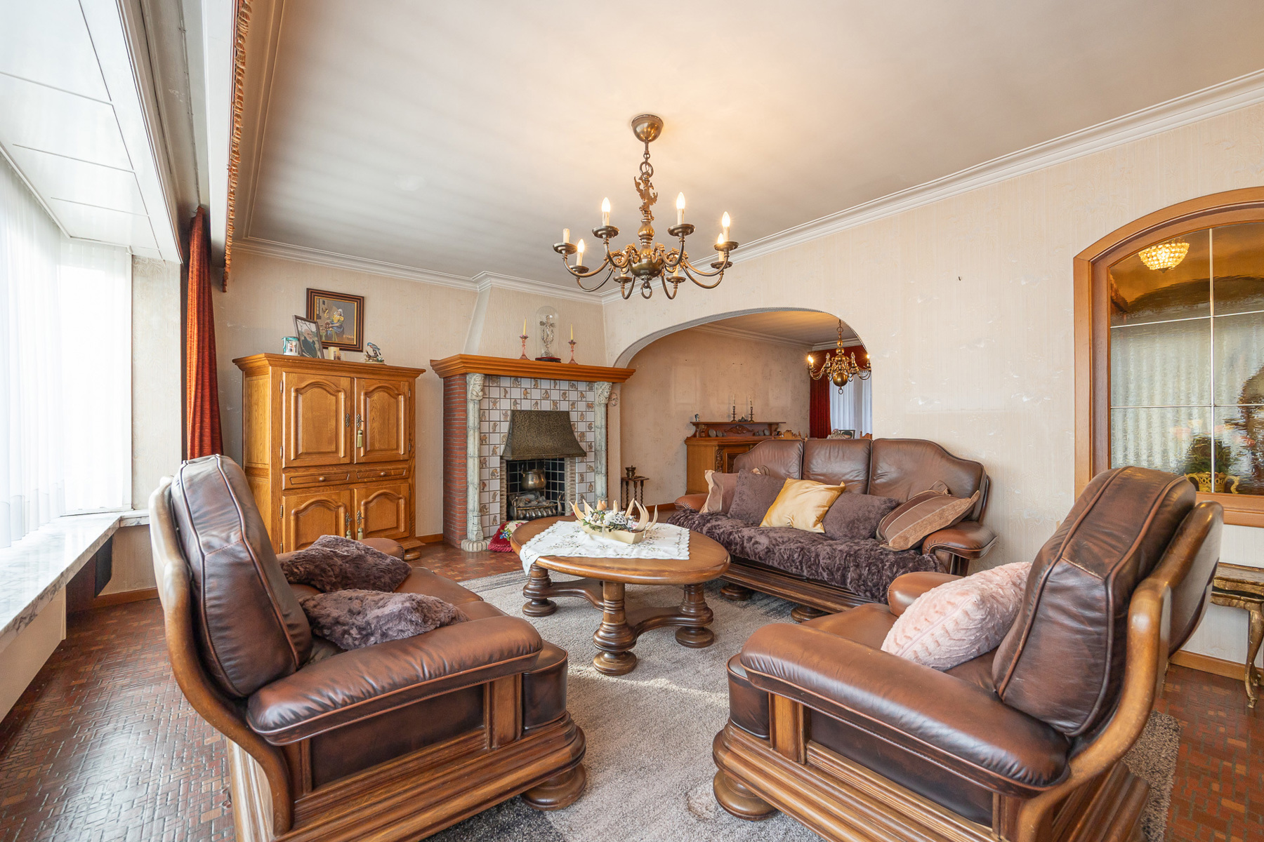 Handelshuis met 3 slaapkamers, mooie tuin en garage  - foto 5