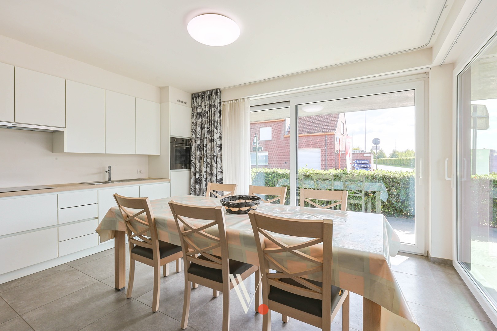 Modern en instapklaar 1 slaapkamer appartement met tuintje - foto 5